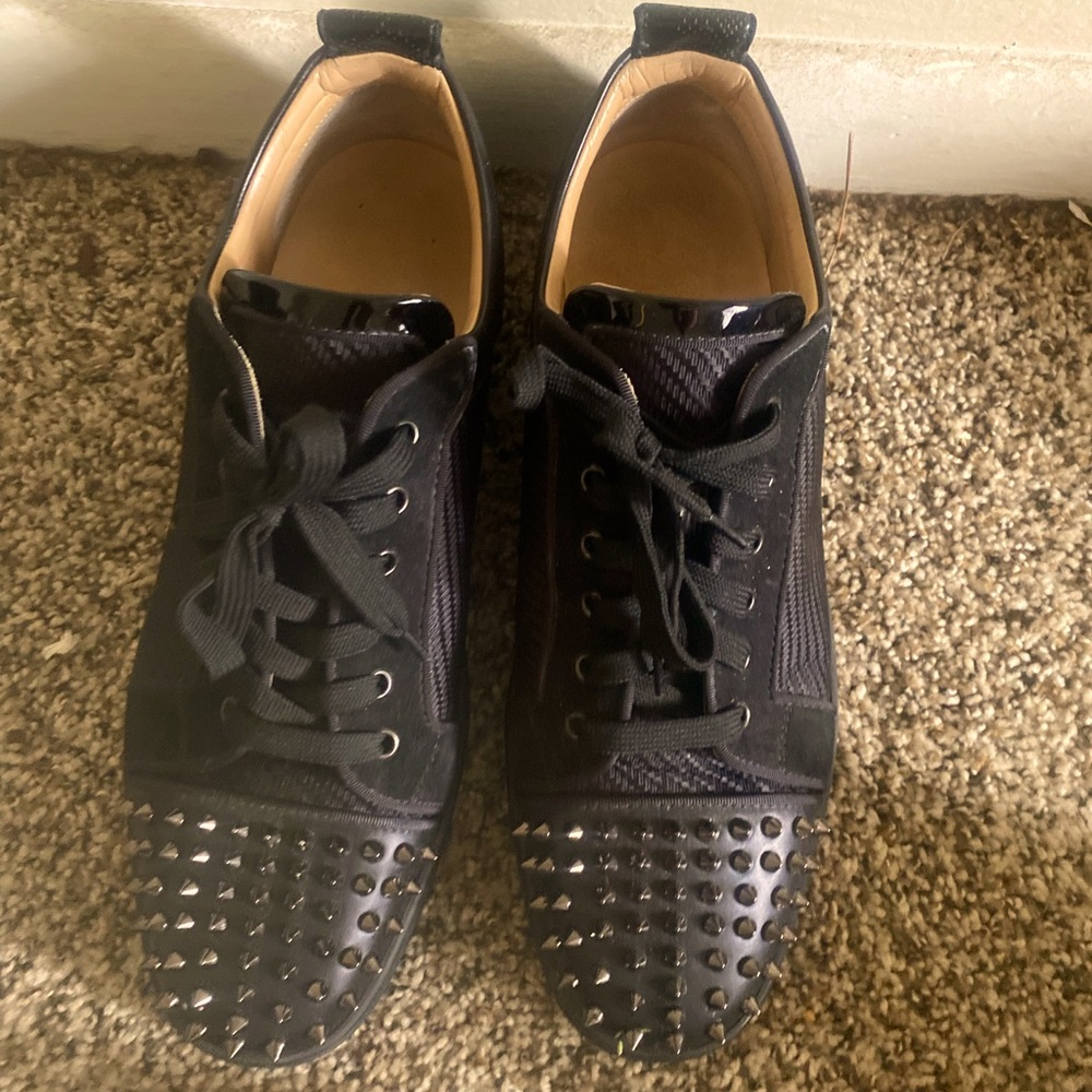 CHRISTIAN LOUBOUTIN LOW TOP SNEAKERS